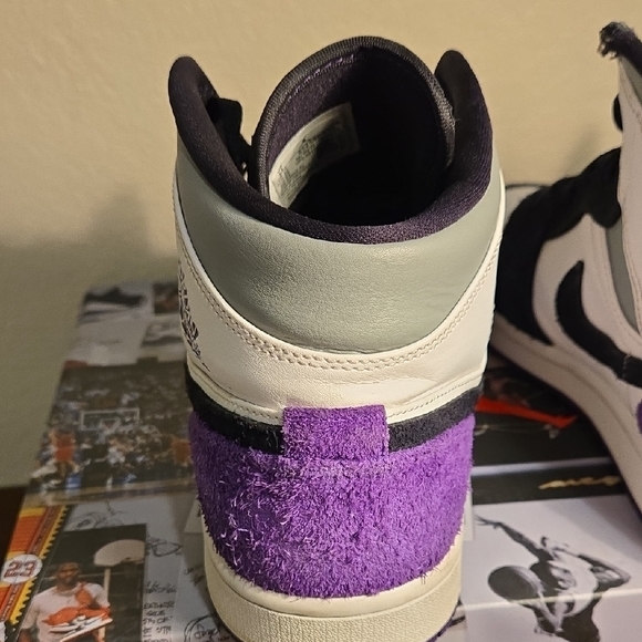 Air Jordan Mid SE Varsity Purple Sneakers Size 11 - Picture 10 of 14